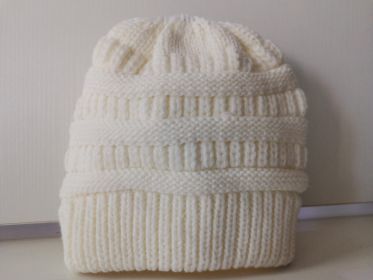 Mixed Color Knitted Wool Hat Ladies Non-labeled Ponytail Hat (Color: White)